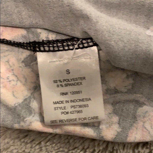 Sleeveless flower print choker dress - Picture 3 of 3